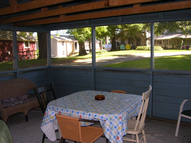 #6's Screen Porch