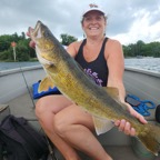 Diane-DeCesare-28-inch-walleye.jpg